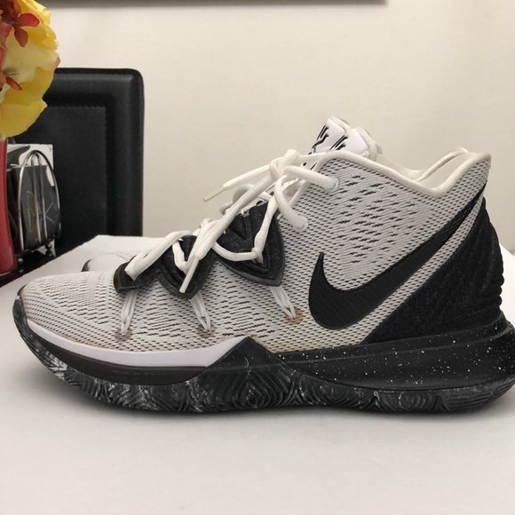 mens kyrie 5